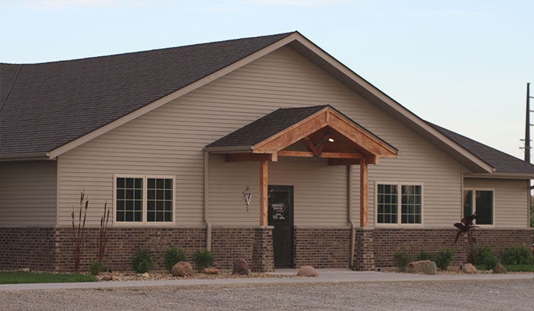Pipestone veterinary Services - Independence Clinic