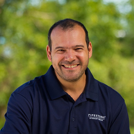  Dr. Gustavo Pizarro, DVM
